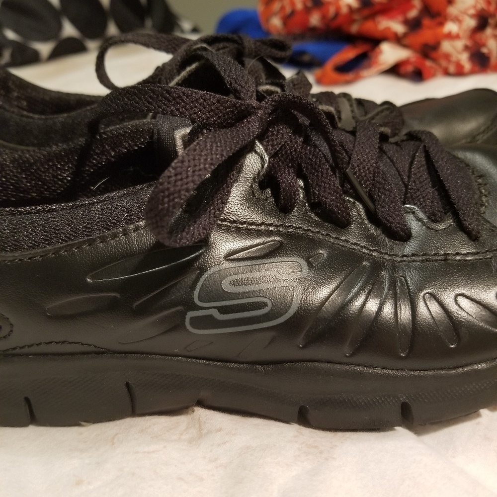 Sketchers slip resistant work shoes